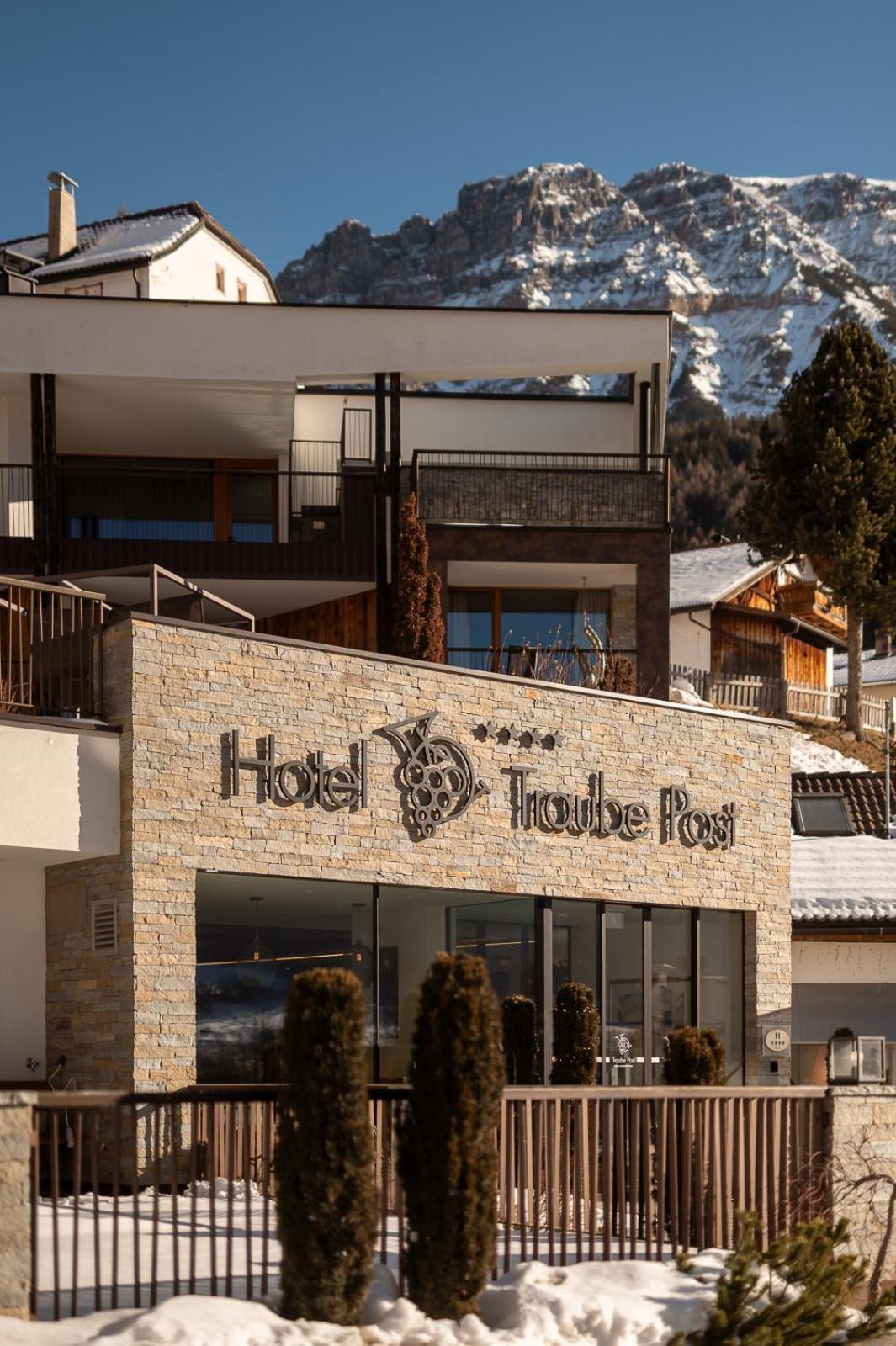 Aktiv- Und Wellnesshotel Traube- Post Curon Venosta Exterior foto