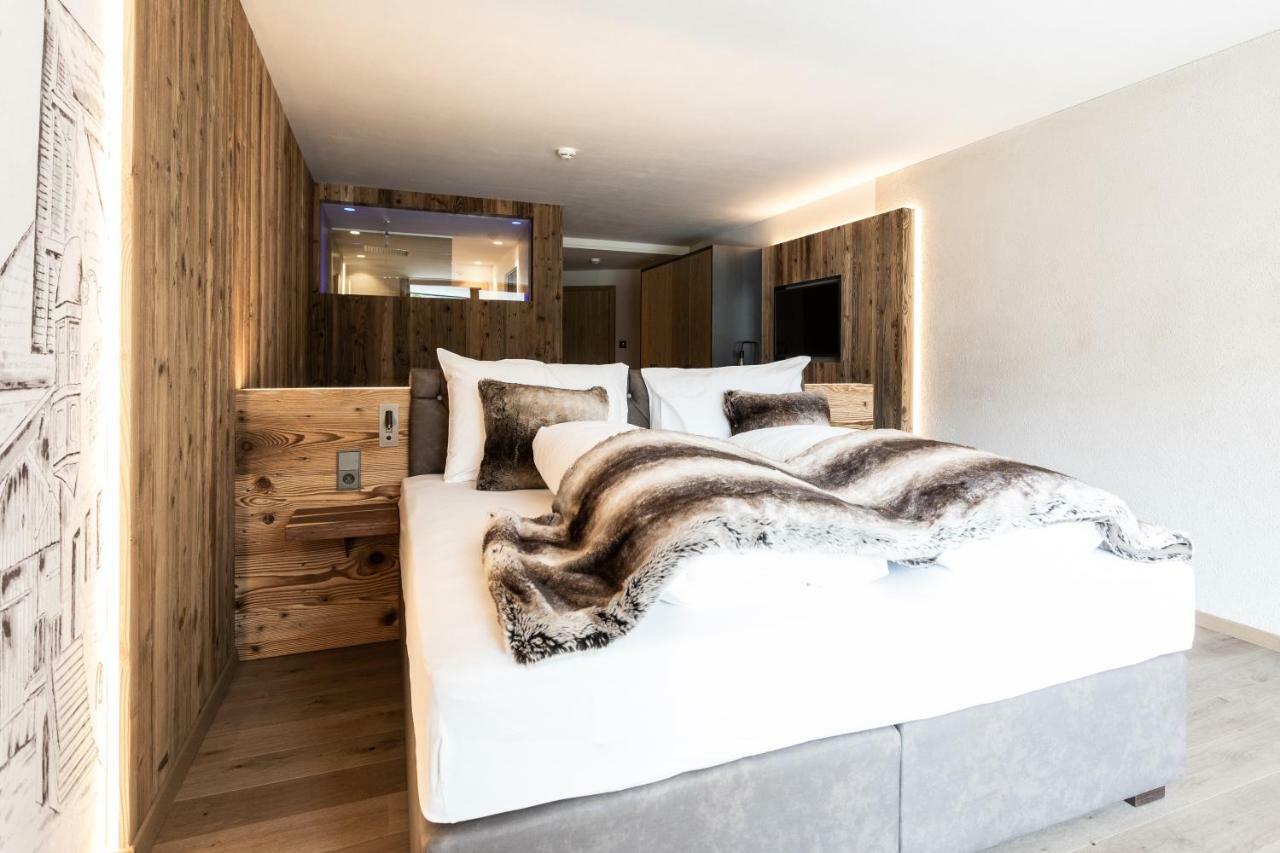 Aktiv- Und Wellnesshotel Traube- Post Curon Venosta Exterior foto
